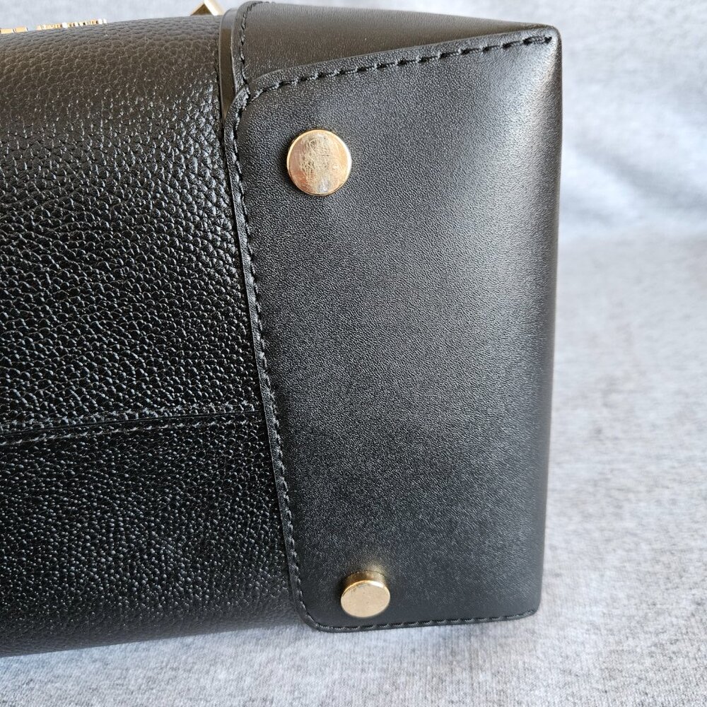 Michael Kors Mercer Gallery Convertible Bucket Leather Shoulder Bag Black/Gold - Picture 7 of 16